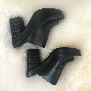 Salvatore Ferragamo pumps